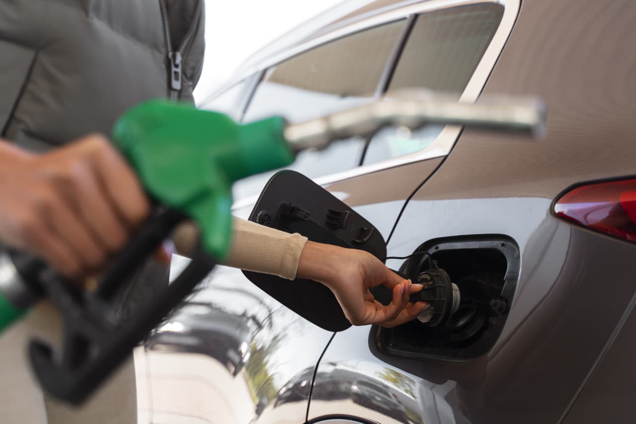Pesquisa do Procon destaca redução do diesel, cuja diferença chega a R$ 2,11 na comparação com fase mais crítica do setor