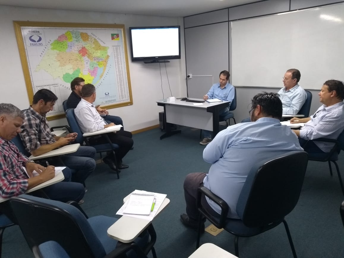 Encontro foi na sede de Famurs e tratou do 27º Seminário Estadual dos Secretários