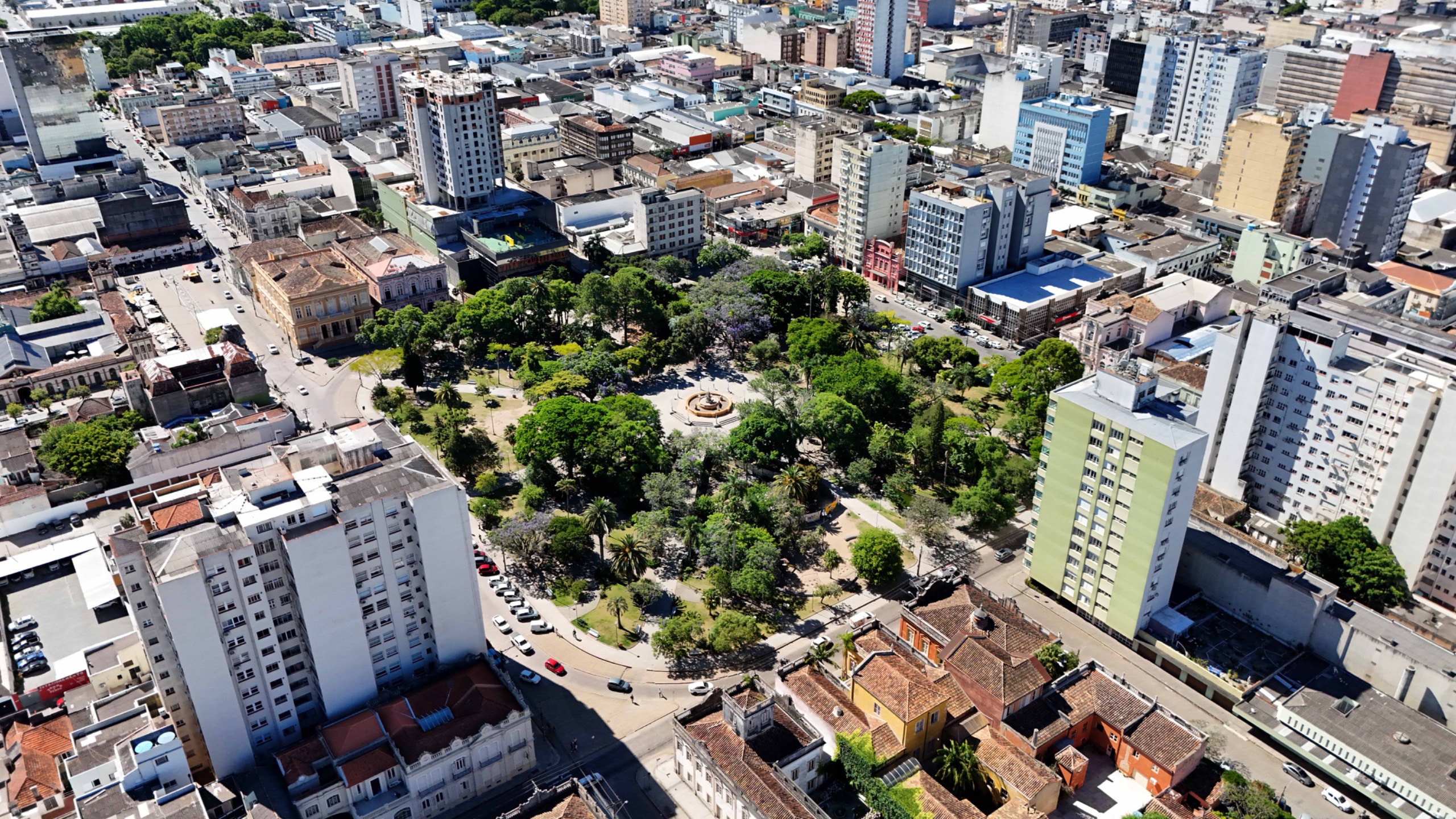 Dia 6 de julho tem lançamento do Site e perfil no Instagram do Sete de Abril, e coletiva de imprensa no evento de abertura da mostra. Programação inicia com pedalada e corrida
