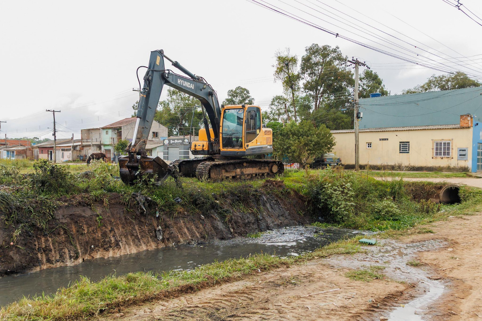 Ssui mantém operações de desobstrução em diversos pontos do loteamento desde o megamutirão de março com o devido descarte sanitário, recomendado pela NBR