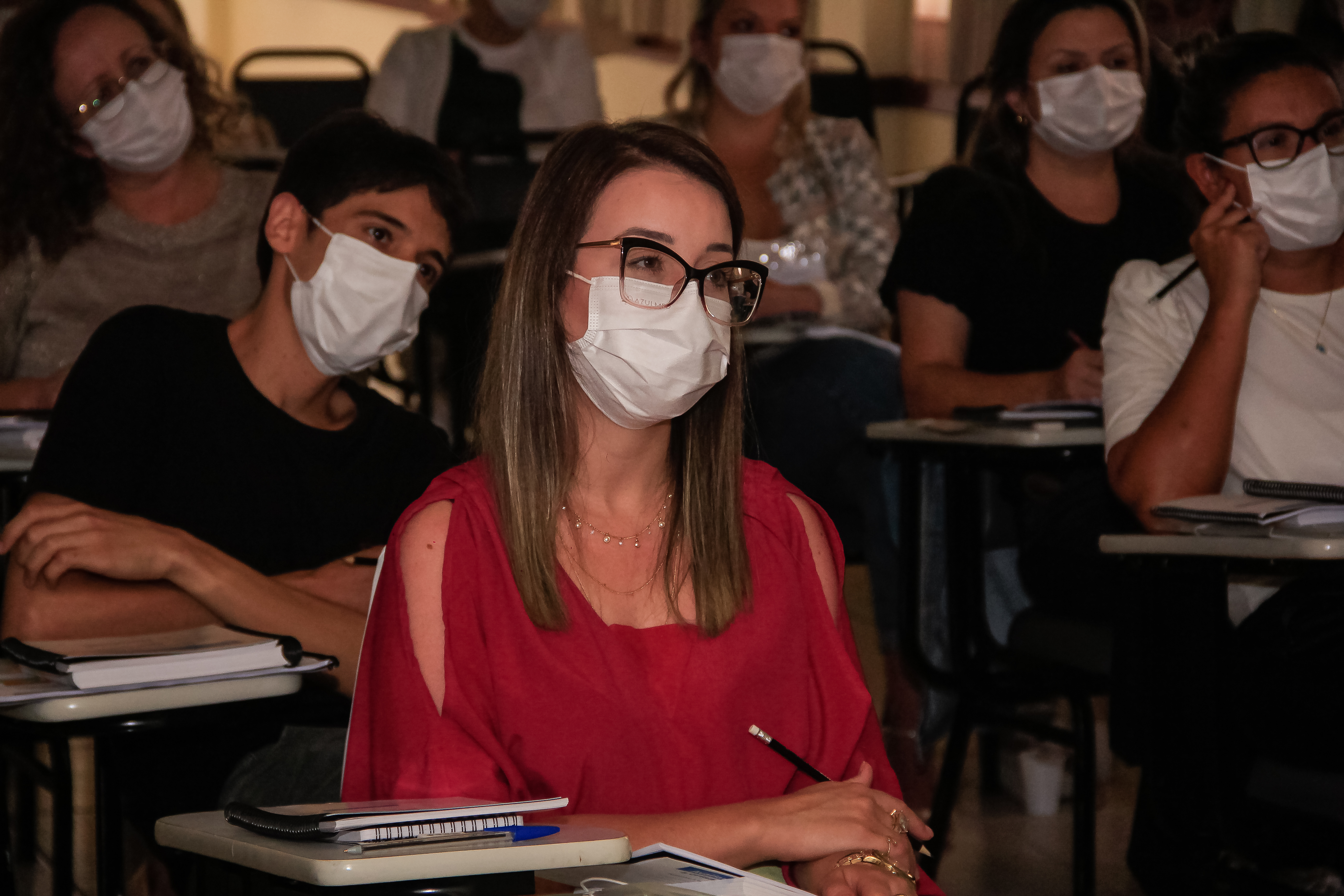 Médicos e enfermeiros do Município recebem qualificação para atendimento de crianças
