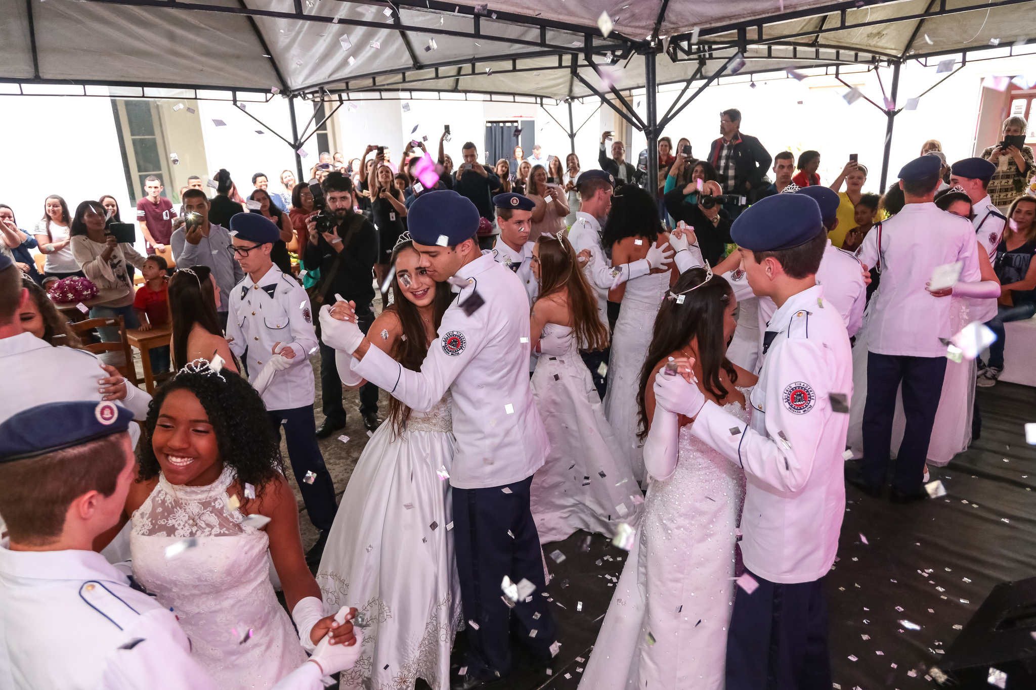 Dez meninas participaram do projeto "Sonhos de Menina - Um conto real"
