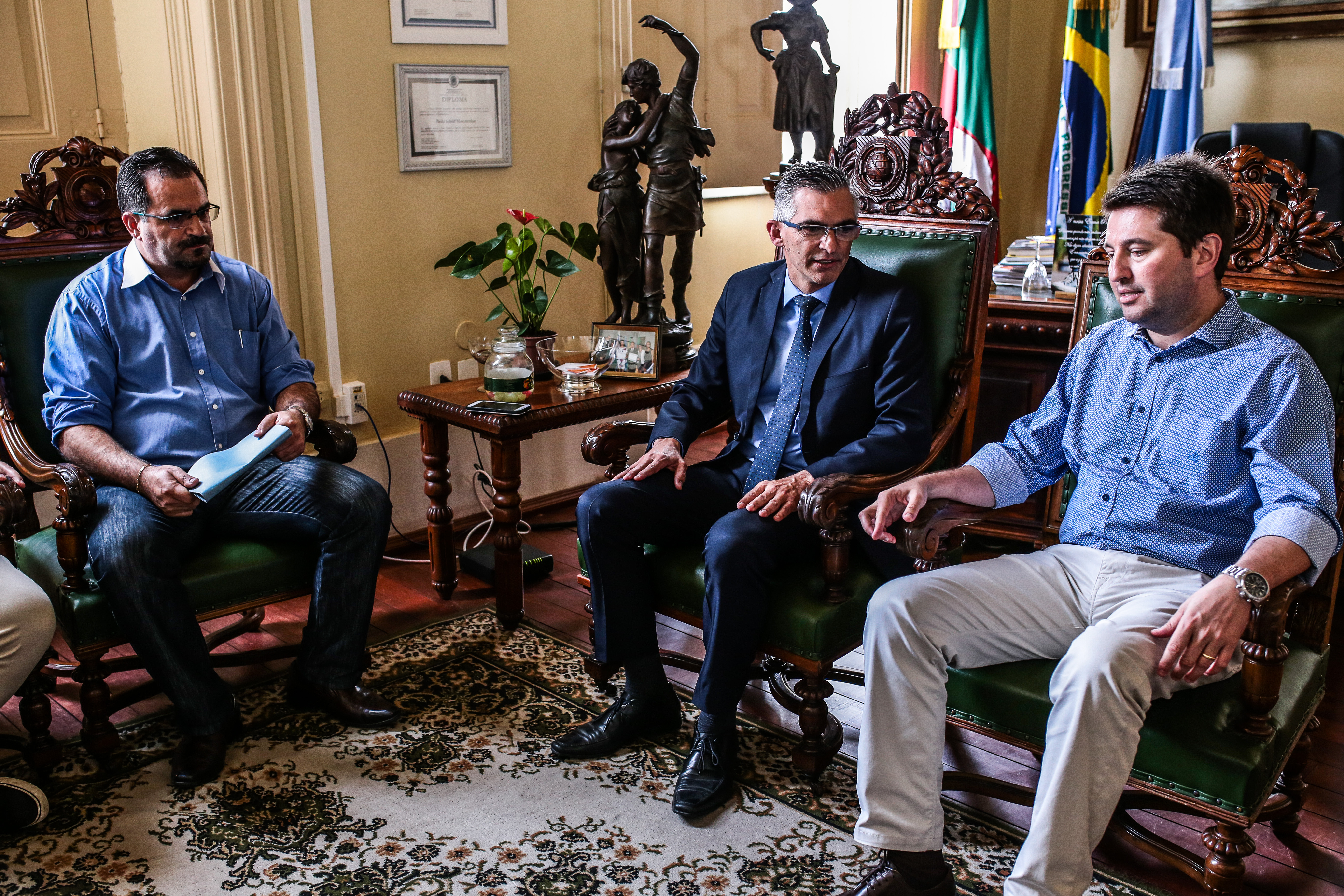 Prefeito em exercício recebeu a confirmação do recurso em visita do deputado federal Jerônimo Goergen