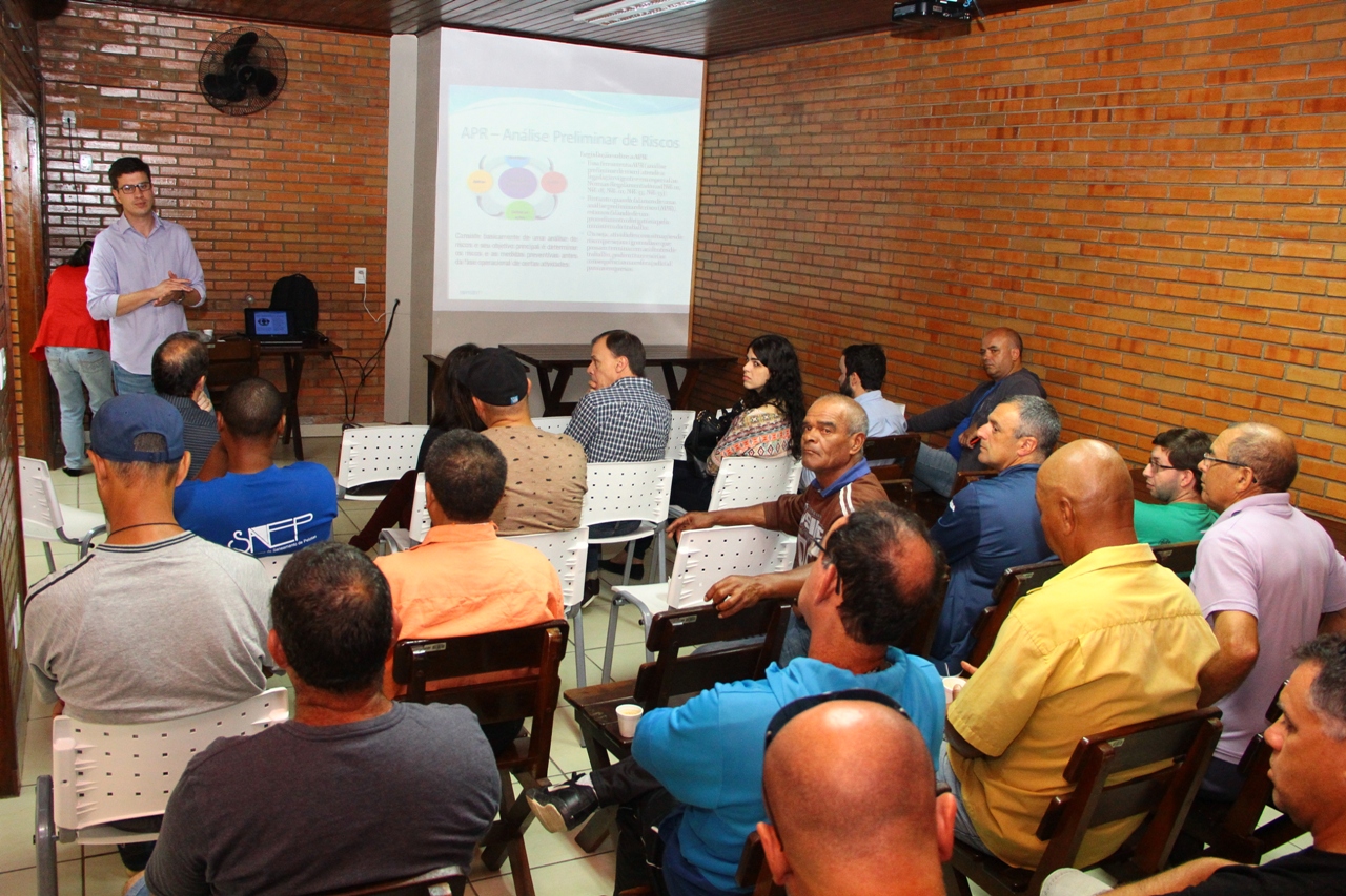 Treinamento foi oferecido aos  servidores do departamento de Obras
