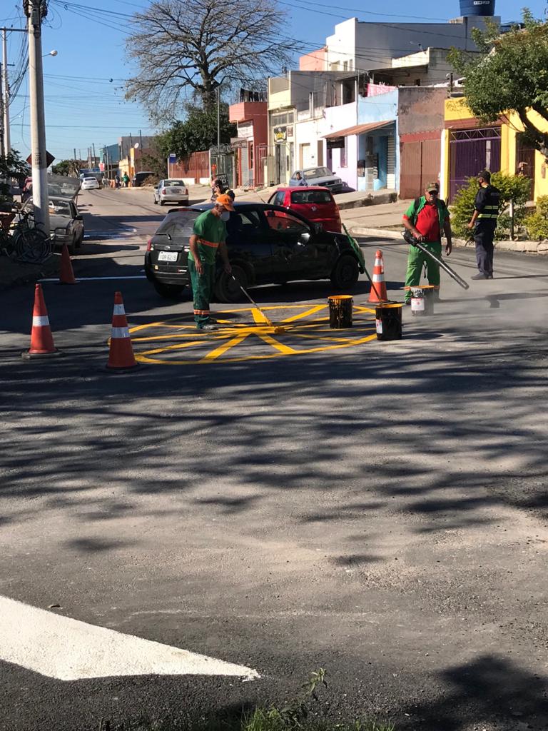 Estrutura localiza-se na convergência das ruas Gonçalves Ledo e Carlos Gotuzzo Giacoboni