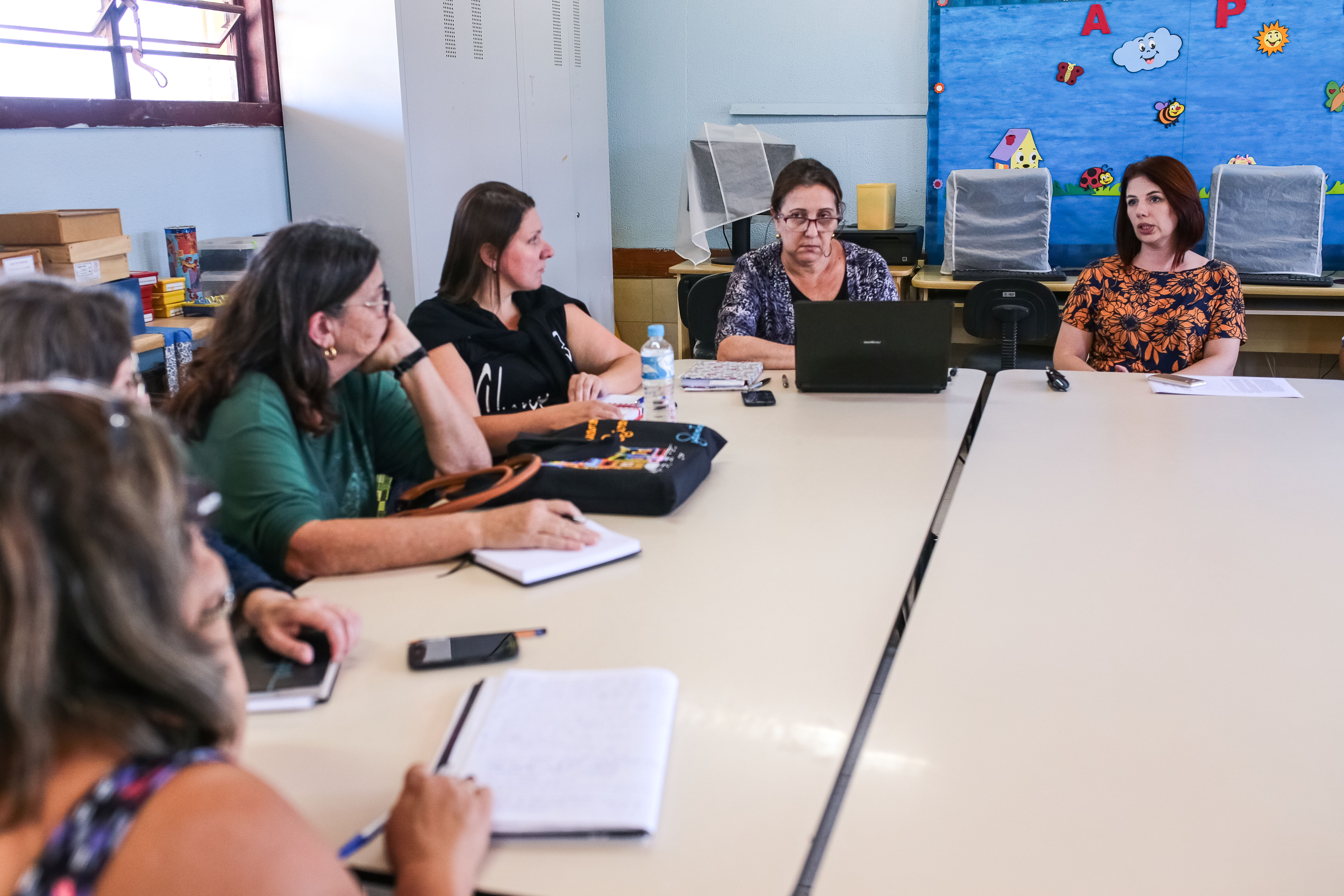 Acolhimento multidisciplinar busca diminuir a vulnerabilidade juvenil para reduzir a evasão escolar