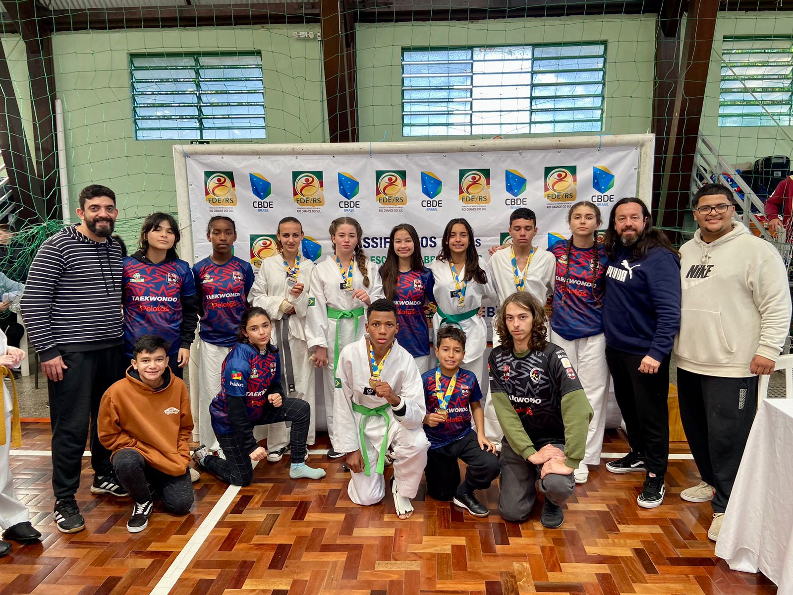 Cristian Soares e Taylor Macedo garantem vaga na seleção gaúcha para os Jogos Escolares Brasileiros de Taekwondo