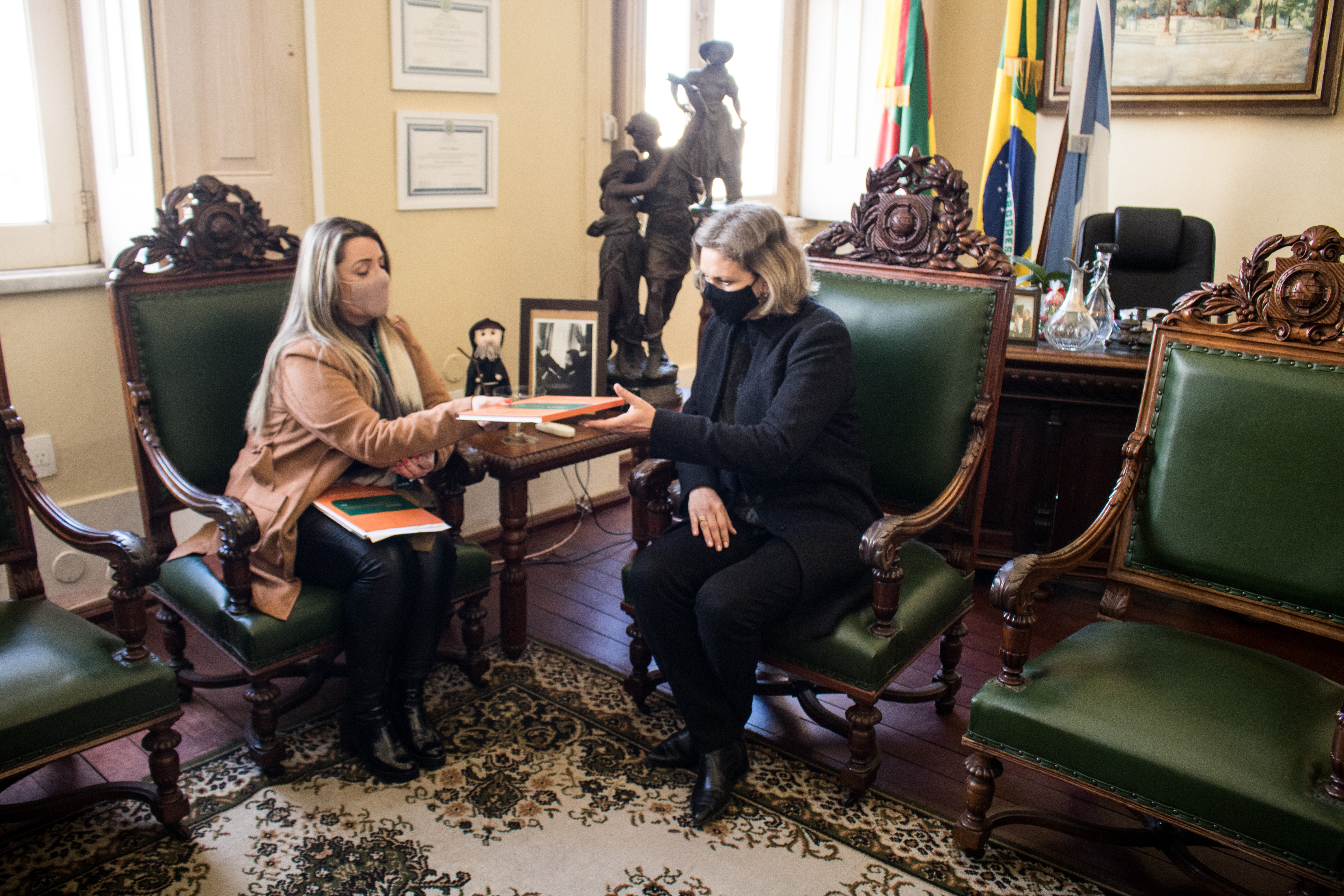 A visita foi de apresentação da nova gerente da unidade da Cresol em Pelotas