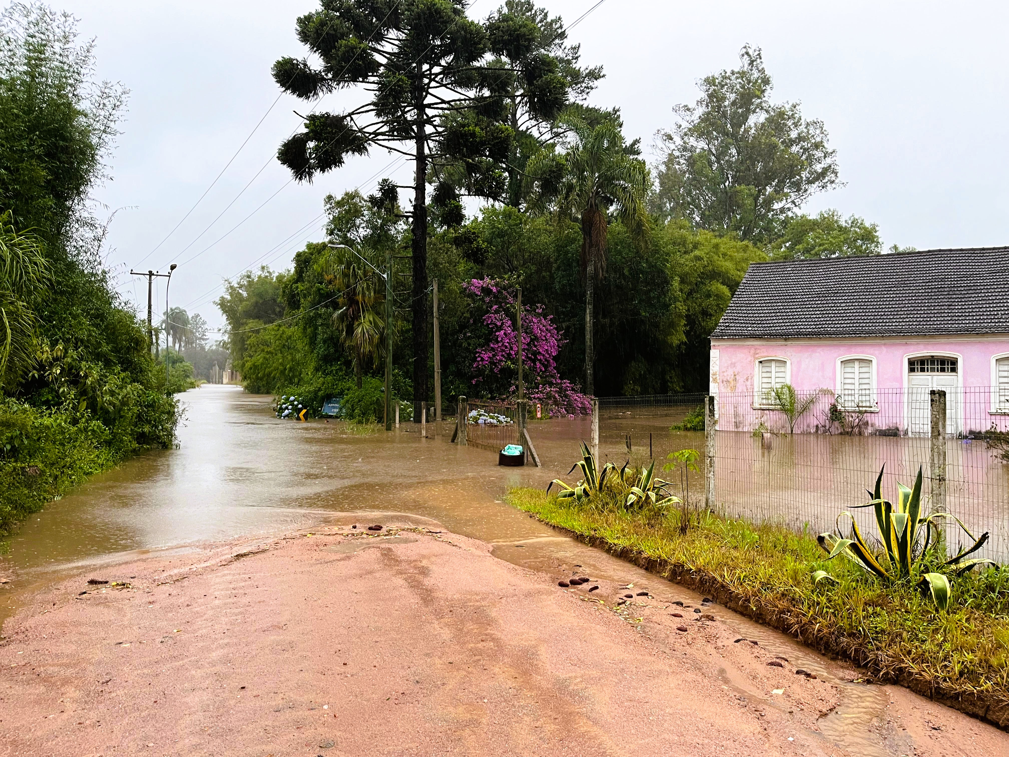 Documento foi assinado nesta quinta-feira (18), tem validade por 180 dias e estima prejuízos em mais de R$ 7,4 milhões. Prefeitura buscará recursos nas esferas estadual e federal
